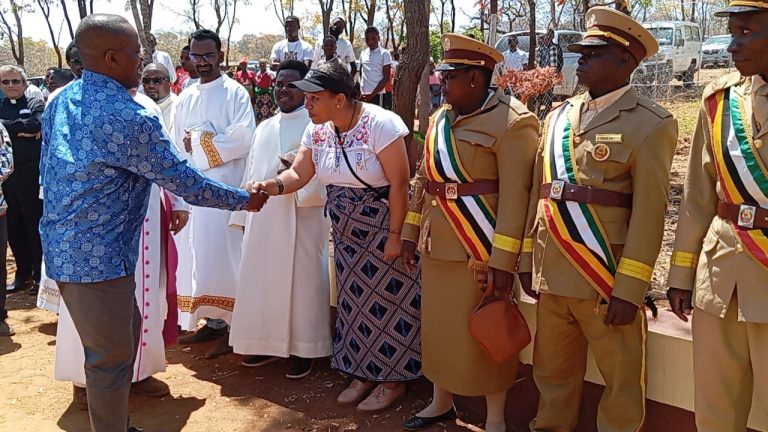 INAUGURAÇÃO DO CENTRO DE SAÚDE DA PARÓQUIA DE MSALADZI